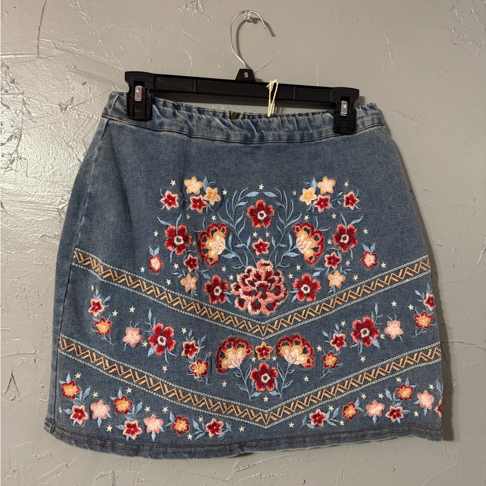Embroidered Floral Denim Mini Skirt - Blue